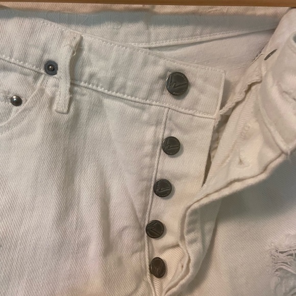 CoH | Distressed white denim shorts - Picture 3 of 6